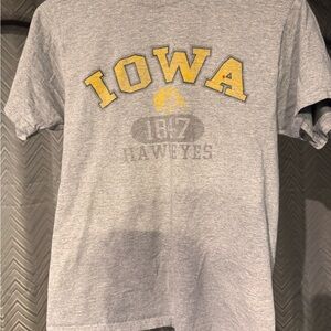 Iowa Hawkeyes Gray Graphic Tee - Short Sleeve